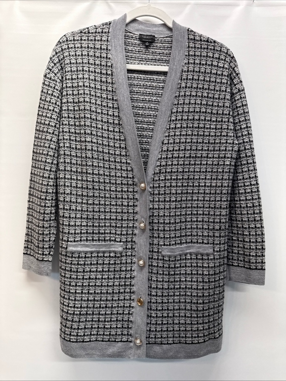 TALBOTS Women’s 100% Merino Wool Textured Plaid V-Neck Cardigan Sz M Gray Artsy